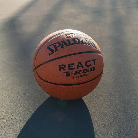 SPALDING piłka do koszykówki REACT TF-250 pomarańczowa, Kolor: pomarańczowy, Rozmiar: 7, 6 zdjęcie SPALDING piłka do koszykówki REACT TF-250 pomarańczowa, Kolor: pomarańczowy, Rozmiar: 7, 6 zdjęcie