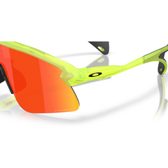 OAKLEY okulary przeciwsłoneczne z pokrowcem Stunt Devil S Matte Uranium w/Prizm Ruby
