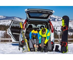 Jak poprawnie przewozić sprzęt narciarski?
