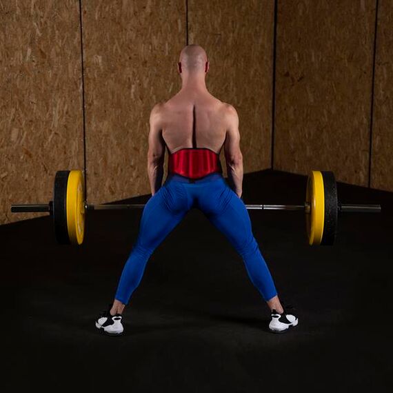 HMS pas kulturystyczny szeroki do ćwiczeń siłowych neoprenowy PA3449 czarny/czerwony, Kolor: czarny/czerwony, Rozmiar: L, 5 zdjęcie