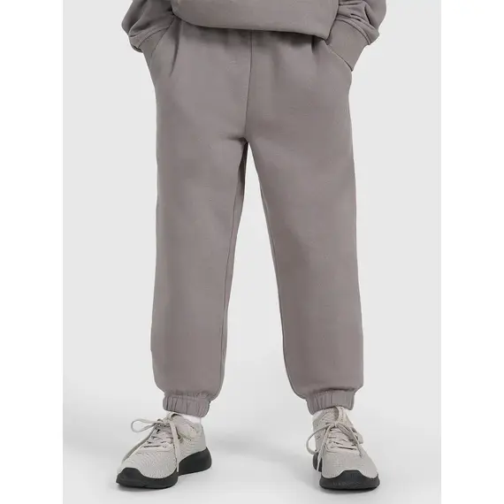 4F spodnie chłopięce z miękkim meszkiem wewnątrz z haftem