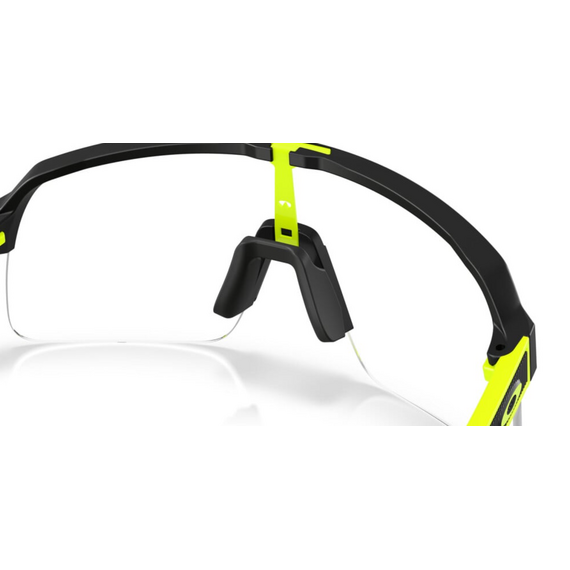 OAKLEY okulary przeciwsłoneczne z pokrowcem Sutro Lite Matte Blk w/ Clear