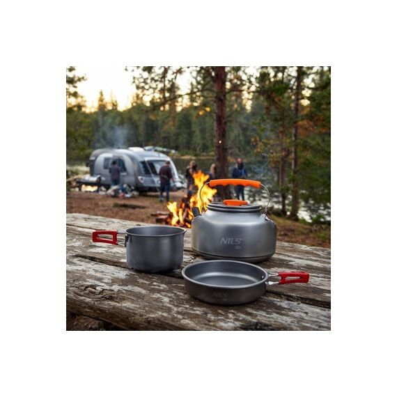 NILS CAMP NC17118 CZAJNIK TURYSTYCZNY Z POKRYWKĄ  1,1 L, 4 zdjęcie