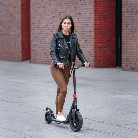 HC300 Red Hulajnoga Z Pompowanym Kołem NILS EXTREME, 3 zdjęcie