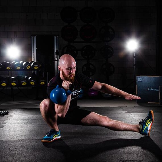 KNV10 Blue Kettlebell Żeliwny Pokryty Winylem HMS, Kolor: niebieski, Waga: 10 kg, 11 zdjęcie
