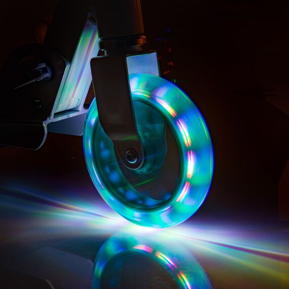 METEOR hulajnoga młodzieżowa z świecącymi kołami LED Racer Cube biała, 2 zdjęcie METEOR hulajnoga młodzieżowa z świecącymi kołami LED Racer Cube biała, 2 zdjęcie